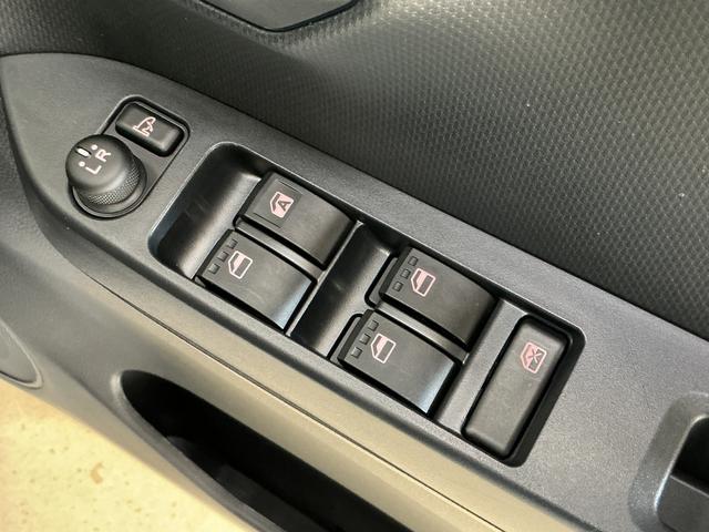 ミライースX SAIII バックカメラ 前後コーナーセンサー スマアシバックカメラ 前後コーナーセンサー オートマチックハイビーム LEDヘッドライト オートライト アイドリングストップ 横滑り防止装置 キーレスエントリー スペアキー有り 盗難防止装置 スマアシ(京都府)の中古車