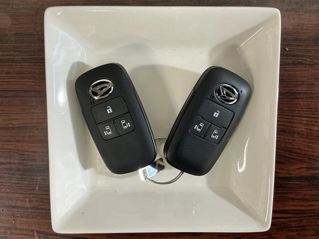 ムーヴキャンバスストライプスＧ　４ＷＤ　バックカメラ　両側電動スライドドア４ＷＤ　バックカメラ　両側電動スライドドア　前席シートヒーター　前後コーナーセンサー　電子パーキング　オートブレーキホールド　オートマチックハイビーム　ホッとカップホルダー　ＵＳＢチャージャー（京都府）の中古車