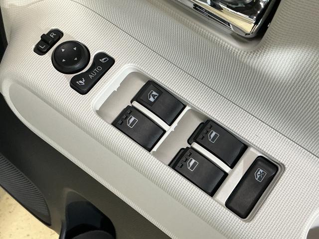 ムーヴキャンバスストライプスＧ　４ＷＤ　バックカメラ　両側電動スライドドア４ＷＤ　バックカメラ　両側電動スライドドア　前席シートヒーター　前後コーナーセンサー　電子パーキング　オートブレーキホールド　オートマチックハイビーム　ホッとカップホルダー　ＵＳＢチャージャー（京都府）の中古車