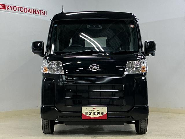 ハイゼットカーゴクルーズターボ　切替式４ＷＤ　ＣＶＴ車　前後コーナーセンサー切替式４ＷＤ　ＣＶＴ車　前後コーナーセンサー　オートマチックハイビーム　オートライト　スマートキー　キーレスエントリー　スペアキー有り　アイドリングストップ　マニュアルエアコン　横滑り防止装置（京都府）の中古車