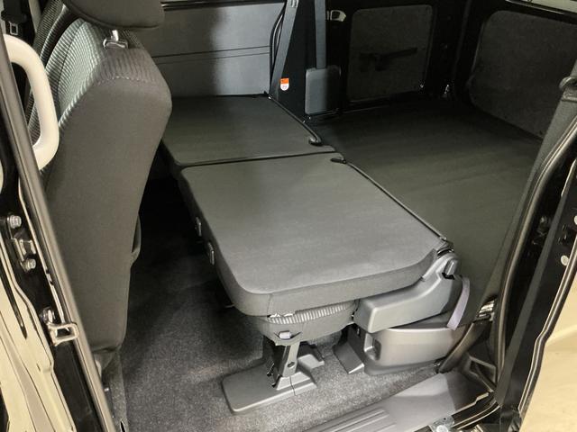 ハイゼットカーゴクルーズターボ　切替式４ＷＤ　ＣＶＴ車　前後コーナーセンサー切替式４ＷＤ　ＣＶＴ車　前後コーナーセンサー　オートマチックハイビーム　オートライト　スマートキー　キーレスエントリー　スペアキー有り　アイドリングストップ　マニュアルエアコン　横滑り防止装置（京都府）の中古車