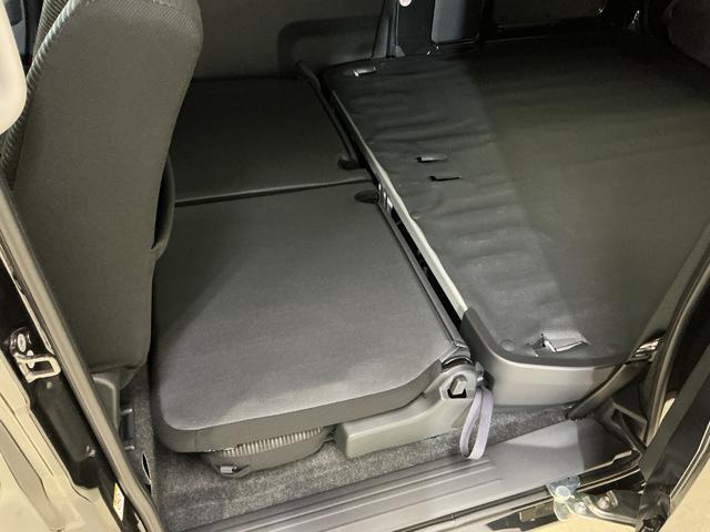 ハイゼットカーゴクルーズターボ　切替式４ＷＤ　ＣＶＴ車　前後コーナーセンサー切替式４ＷＤ　ＣＶＴ車　前後コーナーセンサー　オートマチックハイビーム　オートライト　スマートキー　キーレスエントリー　スペアキー有り　アイドリングストップ　マニュアルエアコン　横滑り防止装置（京都府）の中古車