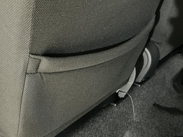 ハイゼットカーゴクルーズターボ　切替式４ＷＤ　ＣＶＴ車　前後コーナーセンサー切替式４ＷＤ　ＣＶＴ車　前後コーナーセンサー　オートマチックハイビーム　オートライト　スマートキー　キーレスエントリー　スペアキー有り　アイドリングストップ　マニュアルエアコン　横滑り防止装置（京都府）の中古車