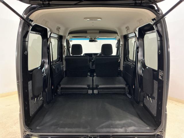 ハイゼットカーゴクルーズターボ　切替式４ＷＤ　ＣＶＴ車　前後コーナーセンサー切替式４ＷＤ　ＣＶＴ車　前後コーナーセンサー　オートマチックハイビーム　オートライト　スマートキー　キーレスエントリー　スペアキー有り　アイドリングストップ　マニュアルエアコン　横滑り防止装置（京都府）の中古車