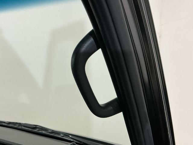 ハイゼットカーゴクルーズターボ　切替式４ＷＤ　ＣＶＴ車　前後コーナーセンサー切替式４ＷＤ　ＣＶＴ車　前後コーナーセンサー　オートマチックハイビーム　オートライト　スマートキー　キーレスエントリー　スペアキー有り　アイドリングストップ　マニュアルエアコン　横滑り防止装置（京都府）の中古車