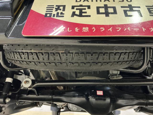 ハイゼットカーゴクルーズターボ　切替式４ＷＤ　ＣＶＴ車　前後コーナーセンサー切替式４ＷＤ　ＣＶＴ車　前後コーナーセンサー　オートマチックハイビーム　オートライト　スマートキー　キーレスエントリー　スペアキー有り　アイドリングストップ　マニュアルエアコン　横滑り防止装置（京都府）の中古車