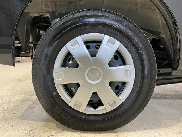 ハイゼットカーゴクルーズターボ　切替式４ＷＤ　ＣＶＴ車　前後コーナーセンサー切替式４ＷＤ　ＣＶＴ車　前後コーナーセンサー　オートマチックハイビーム　オートライト　スマートキー　キーレスエントリー　スペアキー有り　アイドリングストップ　マニュアルエアコン　横滑り防止装置（京都府）の中古車