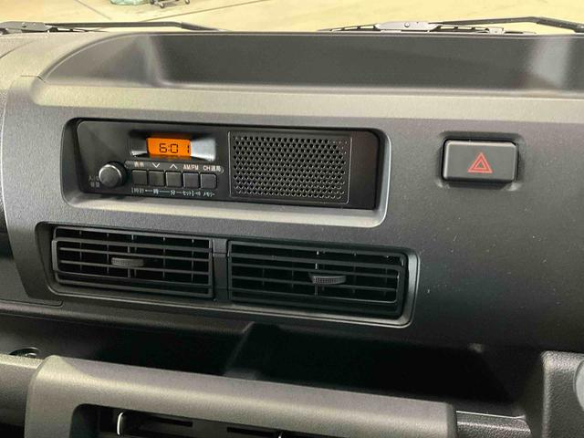 ハイゼットトラックスタンダード令和7年 ハイゼットトラック スタンダード 4WD AUTO/LOCK切り替えスイッチ CVT ブライトシルバーM AM/FMラジオ スマートアシスト コーナーセンサー エコアイドル(京都府)の中古車
