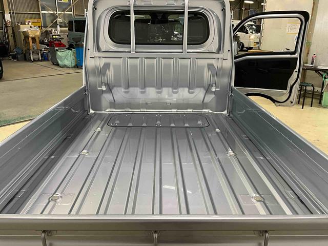 ハイゼットトラックスタンダード令和7年 ハイゼットトラック スタンダード 4WD AUTO/LOCK切り替えスイッチ CVT ブライトシルバーM AM/FMラジオ スマートアシスト コーナーセンサー エコアイドル(京都府)の中古車