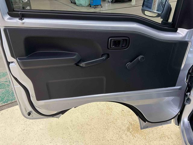 ハイゼットトラックスタンダード令和7年 ハイゼットトラック スタンダード 4WD AUTO/LOCK切り替えスイッチ CVT ブライトシルバーM AM/FMラジオ スマートアシスト コーナーセンサー エコアイドル(京都府)の中古車