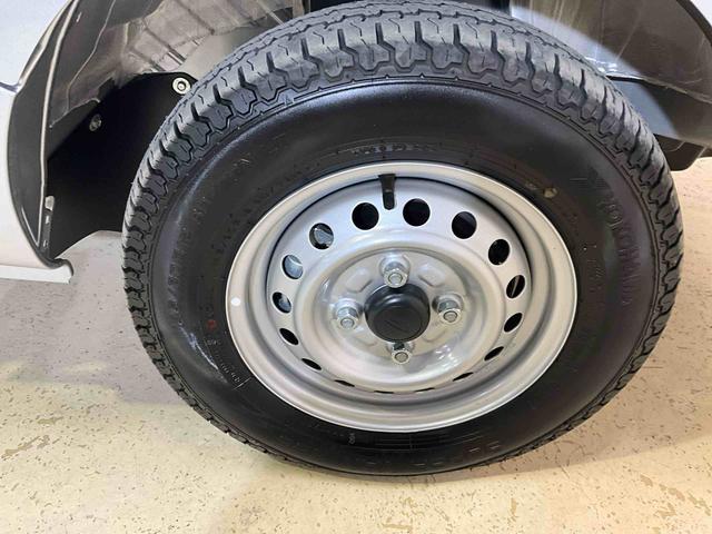 ハイゼットトラックスタンダード令和7年 ハイゼットトラック スタンダード 4WD AUTO/LOCK切り替えスイッチ CVT ブライトシルバーM AM/FMラジオ スマートアシスト コーナーセンサー エコアイドル(京都府)の中古車