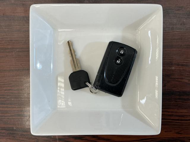 ミラココアココアプラスＧ　ワンオーナー　ＣＤオーディオ　バックカメラワンオーナー　ＣＤオーディオ　バックカメラ　ルーフレール　盗難防止装置　ドアバイザー　キーレスエントリー　フォグライト　ヘッドライトレべライザー　１２Ｖ電源ソケット　オートエアコン　スペアタイヤ（京都府）の中古車