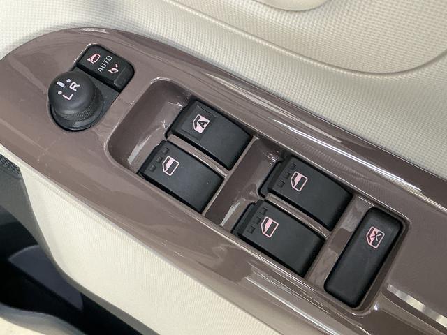 ムーヴキャンバスＸリミテッドメイクアップ　ＳＡII　ナビ　バックカメラワンオーナー　ナビ　バックカメラ　スマートアシストＩＩ　ワンセグチューナー　両側リヤパワースライドドア　プッシュボタンエンジンスタート　オートエアコン　アイドリングストップ　フォグランプ　ＡＢＳ（京都府）の中古車