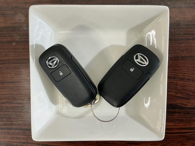 ハイゼットカーゴクルーズターボ 4WD スマートアシスト CVTターボ 4WD スマートアシスト 両側リヤスライドドア プッシュボタンエンジンスタート オートハイビーム オートライト アイドリングストップ コーナーセンサー マニュアルエアコン 電動格納式ドアミラー(京都府)の中古車