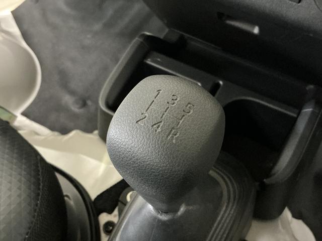 ハイゼットトラックジャンボスタンダード　５速ＭＴ　ラジオ　前後コーナーセンサー５速ＭＴ　ラジオデッキ　前後コーナーセンサー　オートマチックハイビーム　３方開　オートライト　横滑り防止装置　アイドリングストップ　マニュアルエアコン　１２Ｖ電源ソケット　ヘッドライトレべライザー（京都府）の中古車