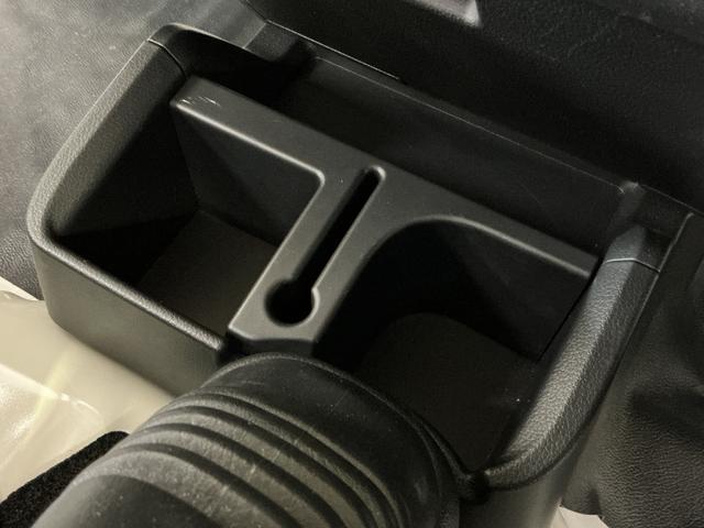 ハイゼットトラックジャンボスタンダード　５速ＭＴ　ラジオ　前後コーナーセンサー５速ＭＴ　ラジオデッキ　前後コーナーセンサー　オートマチックハイビーム　３方開　オートライト　横滑り防止装置　アイドリングストップ　マニュアルエアコン　１２Ｖ電源ソケット　ヘッドライトレべライザー（京都府）の中古車