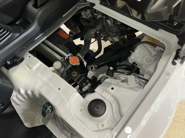 ハイゼットトラックジャンボスタンダード　５速ＭＴ　ラジオ　前後コーナーセンサー５速ＭＴ　ラジオデッキ　前後コーナーセンサー　オートマチックハイビーム　３方開　オートライト　横滑り防止装置　アイドリングストップ　マニュアルエアコン　１２Ｖ電源ソケット　ヘッドライトレべライザー（京都府）の中古車