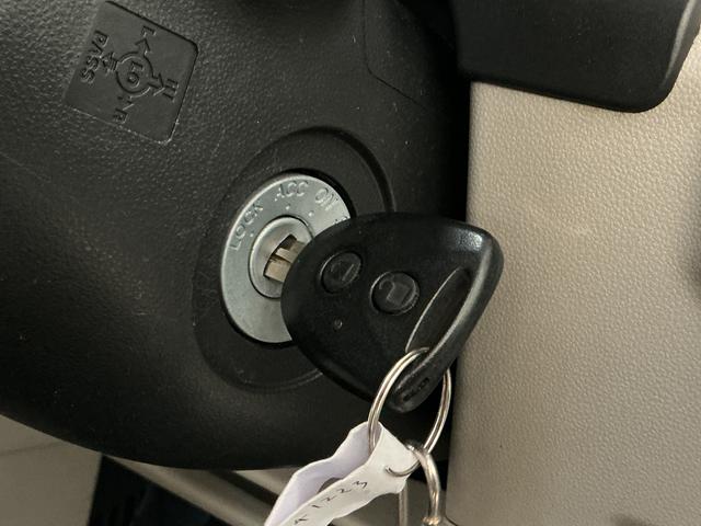 ムーヴＬ　ＳＡII　ワンオーナー　ＣＤオーディオ　コーナーポールワンオーナー　ＣＤオーディオ　コーナーポール　ドアバイザー　スマートアシスト　キーレスエントリー　横滑り防止装置　アイドリングストップ　ヘッドライトレべライザー　電動格納ドアミラー　マニュアルエアコン（京都府）の中古車