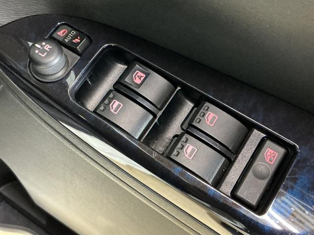 タントカスタムＸ　トップエディションＳＡIII　ナビ　バックカメラナビＴＶ　バックカメラ　片側電動スライドドア　運転席シートヒーター　オートマチックハイビーム　Ｂｌｕｅｔｏｏｔｈ　１４インチ純正アルミホイール　ＵＳＢ接続　ＤＶＤ再生　ドアバイザー　ＬＥＤヘッドライト（京都府）の中古車