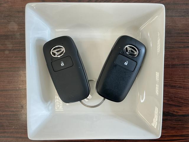 タフトＧ　バックカメラ　シートヒーター　コーナーセンサー　スマアシバックカメラ　アダプティブクルーズコントロール　コーナーセンサー　シートヒーター　スカイフィールトップ　電子パーキング　オートマチックハイビーム　オートブレーキホールド　１５インチ純正アルミホイール（京都府）の中古車