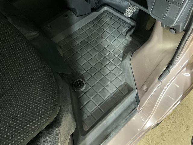 ハイゼットカーゴデラックスＳＡIII　４ＷＤ　ワンオーナー　ＥＴＣ４ＷＤ　ワンオーナー　ディスプレイオーディオ　ＥＴＣ　コーナーセンサー　オートマチックハイビーム　ＬＥＤヘッドライト　フォグライト　オートライト　アイドリングストップ　ドアバイザー　ＵＳＢ接続（京都府）の中古車