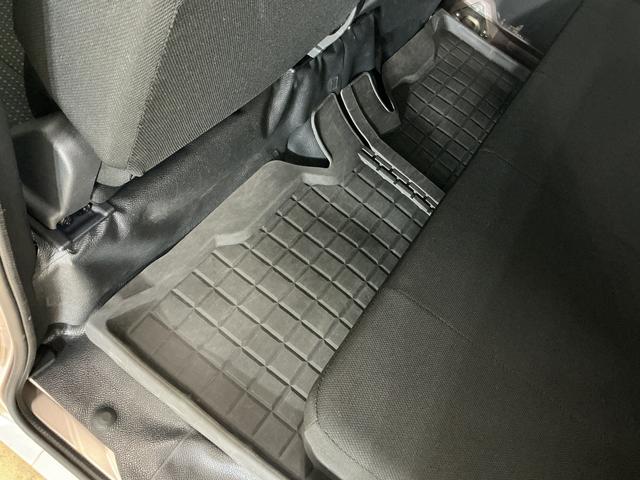 ハイゼットカーゴデラックスＳＡIII　４ＷＤ　ワンオーナー　ＥＴＣ４ＷＤ　ワンオーナー　ディスプレイオーディオ　ＥＴＣ　コーナーセンサー　オートマチックハイビーム　ＬＥＤヘッドライト　フォグライト　オートライト　アイドリングストップ　ドアバイザー　ＵＳＢ接続（京都府）の中古車