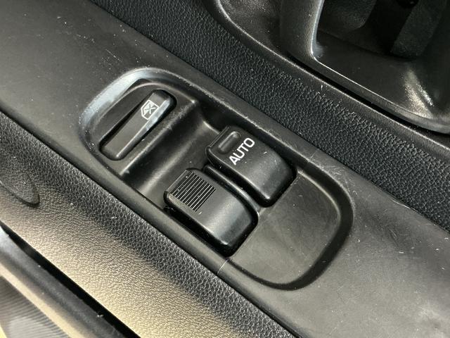 ハイゼットカーゴデラックスＳＡIII　４ＷＤ　ワンオーナー　ＥＴＣ４ＷＤ　ワンオーナー　ディスプレイオーディオ　ＥＴＣ　コーナーセンサー　オートマチックハイビーム　ＬＥＤヘッドライト　フォグライト　オートライト　アイドリングストップ　ドアバイザー　ＵＳＢ接続（京都府）の中古車