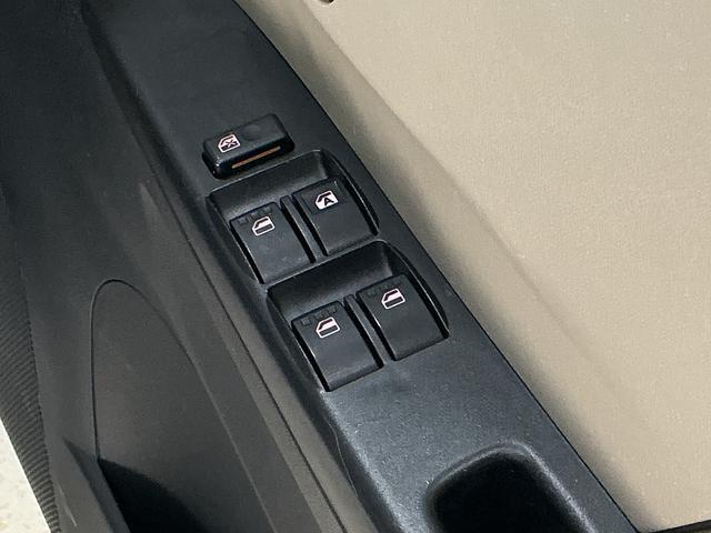 ミラＸスペシャル　ワンオーナー　５速ＭＴ車　ＣＤオーディオワンオーナー　５速ＭＴ車　ＣＤオーディオ　コーナーポール　ＨＩＤヘッドライト　ドアバイザー　キーレスエントリー　ヘッドライトレべライザー　マニュアルエアコン　１２Ｖ電源ソケット　スペアタイヤ（京都府）の中古車