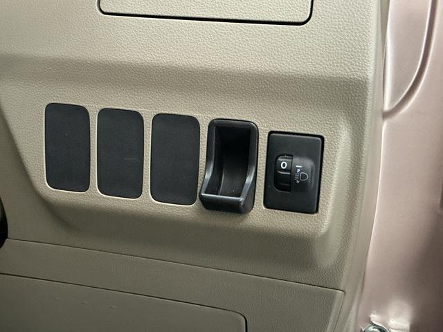 ミラＸスペシャル　ワンオーナー　５速ＭＴ車　ＣＤオーディオワンオーナー　５速ＭＴ車　ＣＤオーディオ　コーナーポール　ＨＩＤヘッドライト　ドアバイザー　キーレスエントリー　ヘッドライトレべライザー　マニュアルエアコン　１２Ｖ電源ソケット　スペアタイヤ（京都府）の中古車