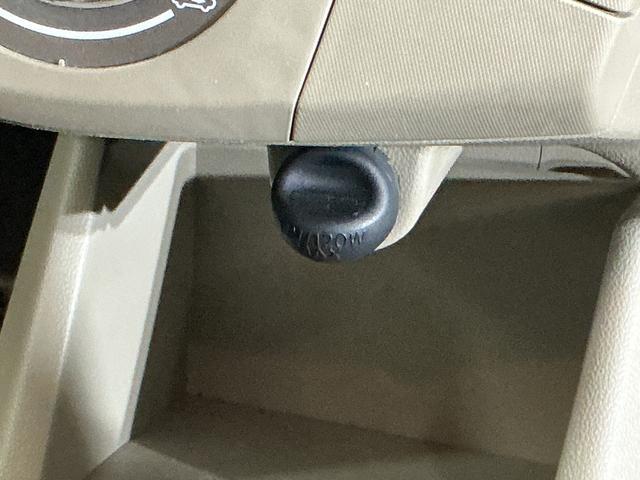 ミラＸスペシャル　ワンオーナー　５速ＭＴ車　ＣＤオーディオワンオーナー　５速ＭＴ車　ＣＤオーディオ　コーナーポール　ＨＩＤヘッドライト　ドアバイザー　キーレスエントリー　ヘッドライトレべライザー　マニュアルエアコン　１２Ｖ電源ソケット　スペアタイヤ（京都府）の中古車