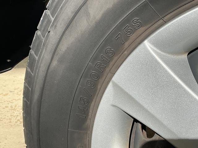 ミラＸスペシャル　ワンオーナー　５速ＭＴ車　ＣＤオーディオワンオーナー　５速ＭＴ車　ＣＤオーディオ　コーナーポール　ＨＩＤヘッドライト　ドアバイザー　キーレスエントリー　ヘッドライトレべライザー　マニュアルエアコン　１２Ｖ電源ソケット　スペアタイヤ（京都府）の中古車