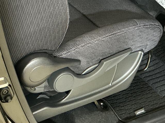 ムーヴG 助手席側リヤパワースライドドア スマートアシスト助手席側リヤパワースライドドア プッシュボタンエンジンスタート スマートアシスト LEDヘッドライト バックカメラ オートエアコン コーナーセンサー オートライト アルミホイール 電動格納式ドアミラー(京都府)の中古車