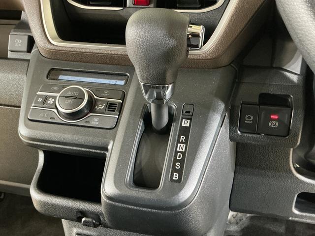 ムーヴG 助手席側リヤパワースライドドア スマートアシスト助手席側リヤパワースライドドア プッシュボタンエンジンスタート スマートアシスト LEDヘッドライト バックカメラ オートエアコン コーナーセンサー オートライト アルミホイール 電動格納式ドアミラー(京都府)の中古車