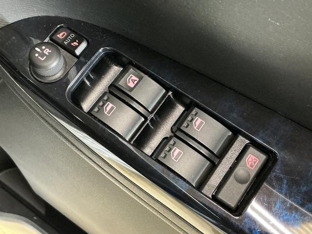 タントカスタムＸ　トップエディションＳＡIII　ＣＤチューナースマートアシストＩＩＩ　ＣＤチューナー　プッシュボタンエンジンスタート　助手席側リヤパワースライドドア　オートエアコン　ＬＥＤヘッドライト　オートライト　シートヒーター　アルミホイール　ＡＢＳ（京都府）の中古車