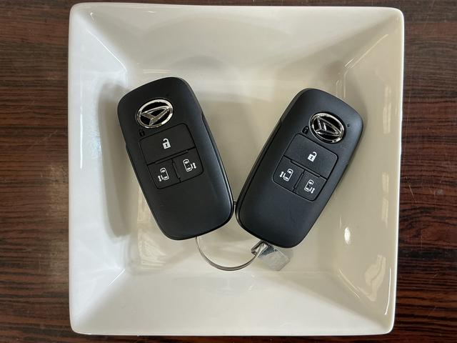 タントカスタムＸ　届出済未使用車　パノラマモニター　シートヒーター届出済み未使用車　パノラマモニター　スマートアシスト　シートヒーター　ＬＥＤヘッドライト　両側リヤパワースライドドア　プッシュボタンエンジンスタート　アルミホイール　オートエアコン　オートライト（京都府）の中古車