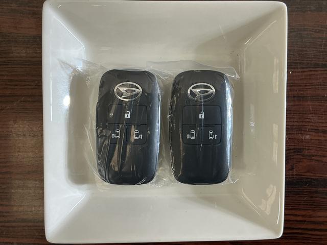 ムーヴキャンバスストライプスＧ　届出済み未使用車　パノラマモニター　ＵＳＢ届出済み未使用車　パノラマモニター　両側電動スライド　前後コーナーセンサー　シートヒーター　電子パーキング　オートマチックハイビーム　オートブレーキホールド　ホッとカップホルダー　ＵＳＢチャージャー（京都府）の中古車