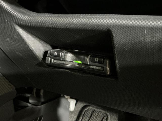 ロッキープレミアム ワンオーナー ナビ パノラマモニター ドラレコワンオーナー 4WD ターボ ナビ パノラマモニター ドラレコ ETC ブラインドスポットモニター ウインドシールドデアイサー アダプティブクルーズコントロール シートヒーター Bluetooth(京都府)の中古車