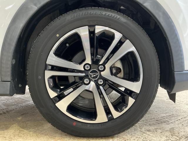 ロッキープレミアム ワンオーナー ナビ パノラマモニター ドラレコワンオーナー 4WD ターボ ナビ パノラマモニター ドラレコ ETC ブラインドスポットモニター ウインドシールドデアイサー アダプティブクルーズコントロール シートヒーター Bluetooth(京都府)の中古車