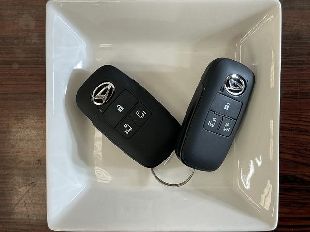 タントカスタムX 届出済未使用車 両側リヤパワースライドドア届出済未使用車 スマートアシスト 両側リヤパワースライドドア パノラマモニター プッシュボタンエンジンスタート LEDヘッドライト コーナーセンサー オートエアコン オートライト シートヒーター(京都府)の中古車