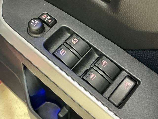 トールカスタムＧ　ターボ　ワンオーナー　ナビ　パノラマモニターワンオーナー　ナビ　パノラマモニター　ドラレコ　ＥＴＣ　フリップダウンモニター　両側電動ｊスライドドア　アダプティブクルーズコントロール　コーナーセンサー　電子パーキング　オートブレーキホールド（京都府）の中古車