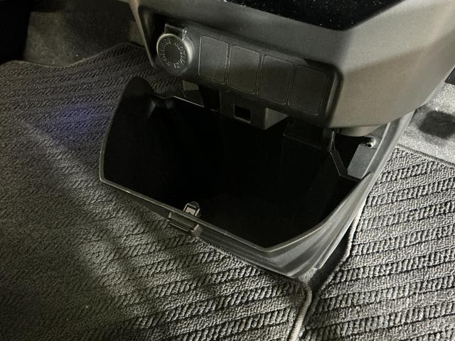 トールカスタムＧ　ターボ　ワンオーナー　ナビ　パノラマモニターワンオーナー　ナビ　パノラマモニター　ドラレコ　ＥＴＣ　フリップダウンモニター　両側電動ｊスライドドア　アダプティブクルーズコントロール　コーナーセンサー　電子パーキング　オートブレーキホールド（京都府）の中古車