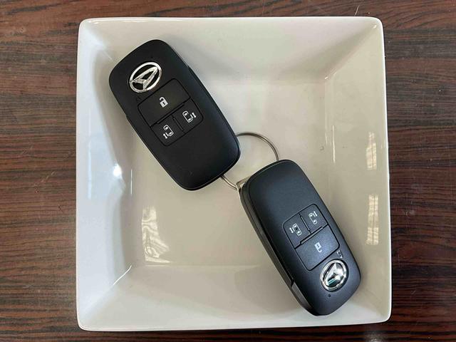 ムーヴキャンバスストライプスＧバックカメラ対応　ＬＥＤヘッドランプ　プッシュボタンスタート　キーフリーシステム　アイドリングストップ　オートエアコン　シートヒーター　ベンチシート　オートライト　両側電動スライドドア　ＡＢＳ（京都府）の中古車