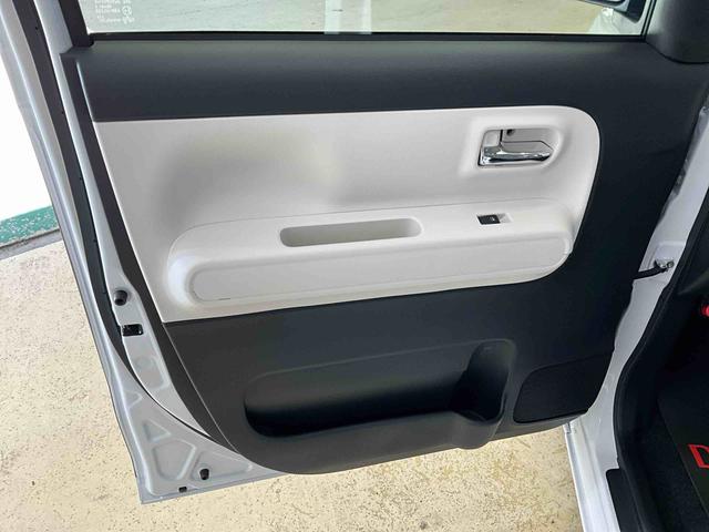 ムーヴキャンバスストライプスＧバックカメラ対応　ＬＥＤヘッドランプ　プッシュボタンスタート　キーフリーシステム　アイドリングストップ　オートエアコン　シートヒーター　ベンチシート　オートライト　両側電動スライドドア　ＡＢＳ（京都府）の中古車