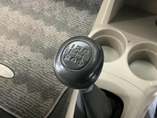 ミラＸスペシャル　ワンオーナー　５速ＭＴ車　ＣＤオーディオワンオーナー　５速ＭＴ車　ＣＤオーディオ　ＨＩＤヘッドライト　キーレスエントリー　ドアバイザー　ヘッドライトレべライザー　マニュアルエアコン　１２Ｖ電源ソケット　１３インチ社外アルミホイール（京都府）の中古車