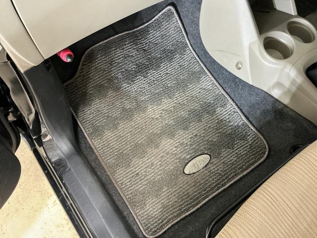 ミラＸスペシャル　ワンオーナー　５速ＭＴ車　ＣＤオーディオワンオーナー　５速ＭＴ車　ＣＤオーディオ　ＨＩＤヘッドライト　キーレスエントリー　ドアバイザー　ヘッドライトレべライザー　マニュアルエアコン　１２Ｖ電源ソケット　１３インチ社外アルミホイール（京都府）の中古車