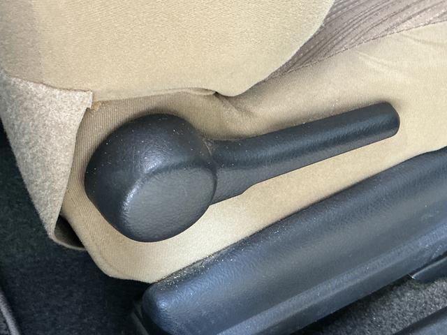ミラＸスペシャル　ワンオーナー　５速ＭＴ車　ＣＤオーディオワンオーナー　５速ＭＴ車　ＣＤオーディオ　ＨＩＤヘッドライト　キーレスエントリー　ドアバイザー　ヘッドライトレべライザー　マニュアルエアコン　１２Ｖ電源ソケット　１３インチ社外アルミホイール（京都府）の中古車