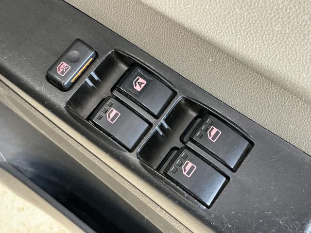 ミラＸスペシャル　ワンオーナー　５速ＭＴ車　ＣＤオーディオワンオーナー　５速ＭＴ車　ＣＤオーディオ　ＨＩＤヘッドライト　キーレスエントリー　ドアバイザー　ヘッドライトレべライザー　マニュアルエアコン　１２Ｖ電源ソケット　１３インチ社外アルミホイール（京都府）の中古車