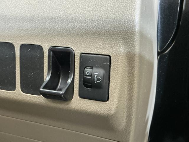 ミラＸスペシャル　ワンオーナー　５速ＭＴ車　ＣＤオーディオワンオーナー　５速ＭＴ車　ＣＤオーディオ　ＨＩＤヘッドライト　キーレスエントリー　ドアバイザー　ヘッドライトレべライザー　マニュアルエアコン　１２Ｖ電源ソケット　１３インチ社外アルミホイール（京都府）の中古車