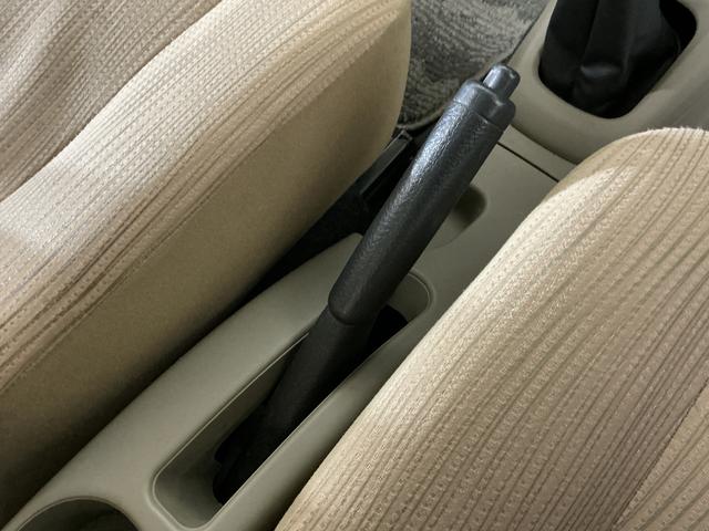 ミラＸスペシャル　ワンオーナー　５速ＭＴ車　ＣＤオーディオワンオーナー　５速ＭＴ車　ＣＤオーディオ　ＨＩＤヘッドライト　キーレスエントリー　ドアバイザー　ヘッドライトレべライザー　マニュアルエアコン　１２Ｖ電源ソケット　１３インチ社外アルミホイール（京都府）の中古車