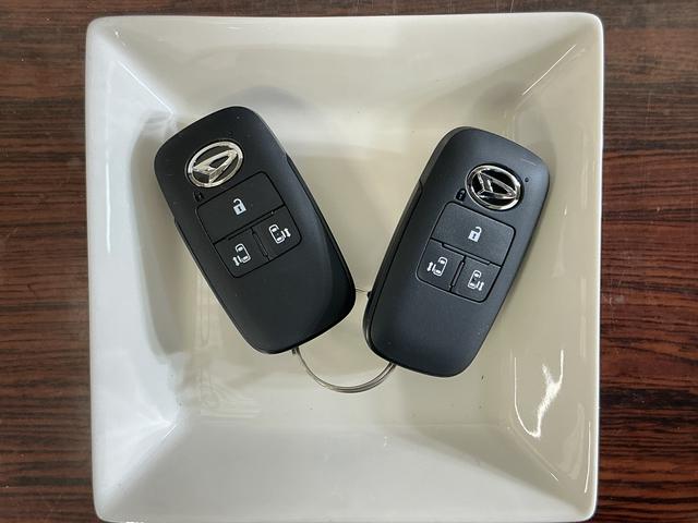 ムーヴキャンバスストライプスＧ　届出済み未使用車　４ＷＤ　バックカメラ届出済み未使用車　４ＷＤ　バックカメラ　両側電動スライドドア　前後コーナーセンサー　シートヒーター　電子パーキング　オートマチックハイビーム　オートブレーキホールド　ホッとカップホルダー　ＵＳＢ（京都府）の中古車